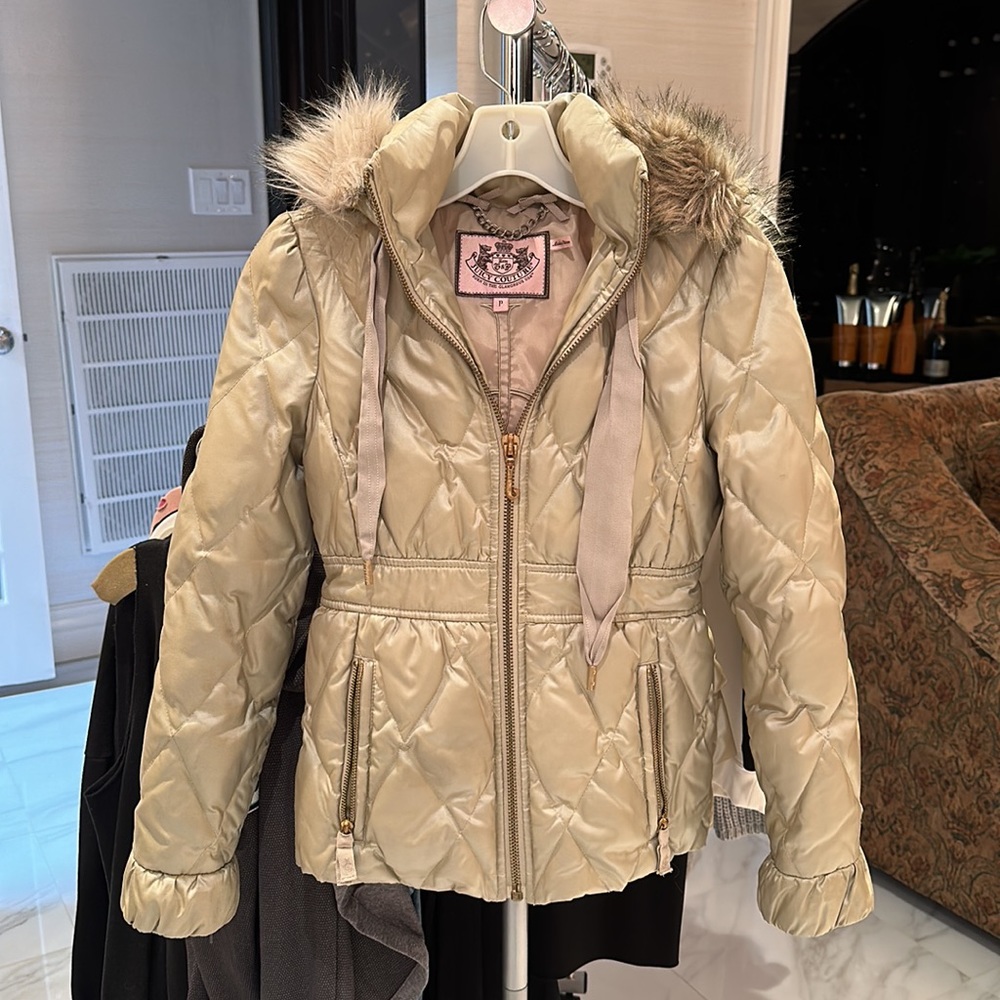 juicy couture light gold faux fur jacket with ruffles on back
